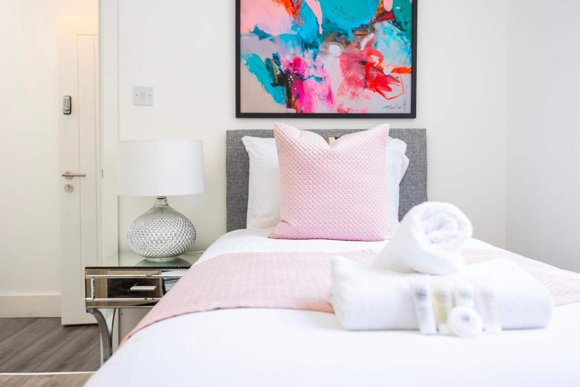 Block Of Apartments In Croydon ,Long Stays , Weekly & Monthly Offers , Contractors , Relocations , Leisure & Family Stays Exteriér fotografie